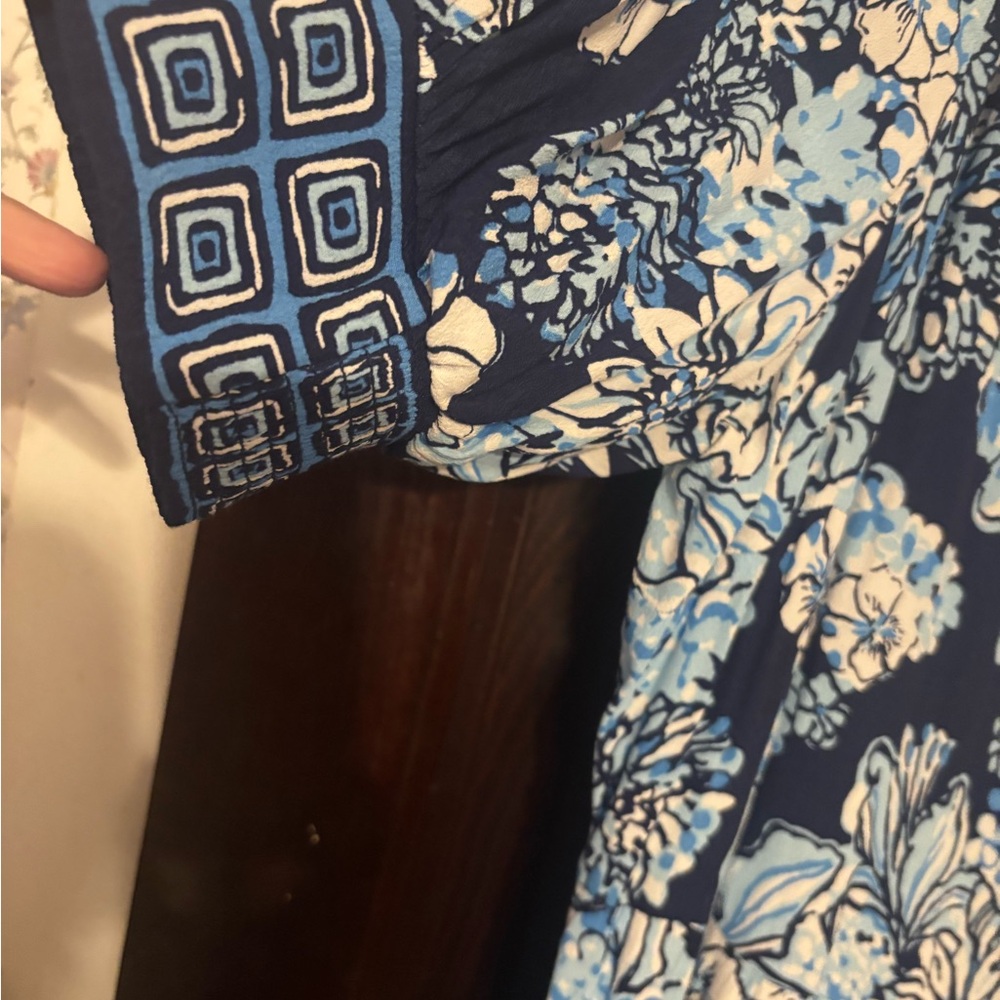 Lilly Pulitzer Blue and White Elbow Sleeve Dress - Picture 5 of 7